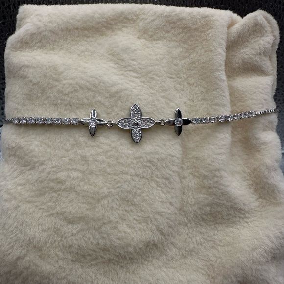 Beautiful, sparkling CZ stones make this bracelet look like a million dollars! - Picture 3 of 9